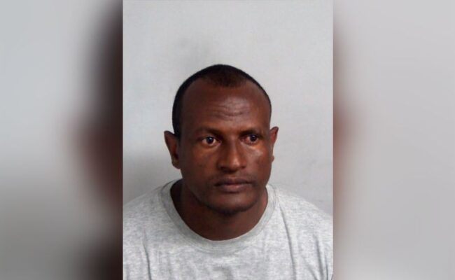 Royaume-Uni : un délinquant sexuel et demandeur d’asile, libéré par erreur, arrêté à Londres (AP)