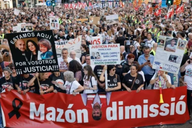 Espagne : Valence se soulève un an après les inondations meurtrières de 2024