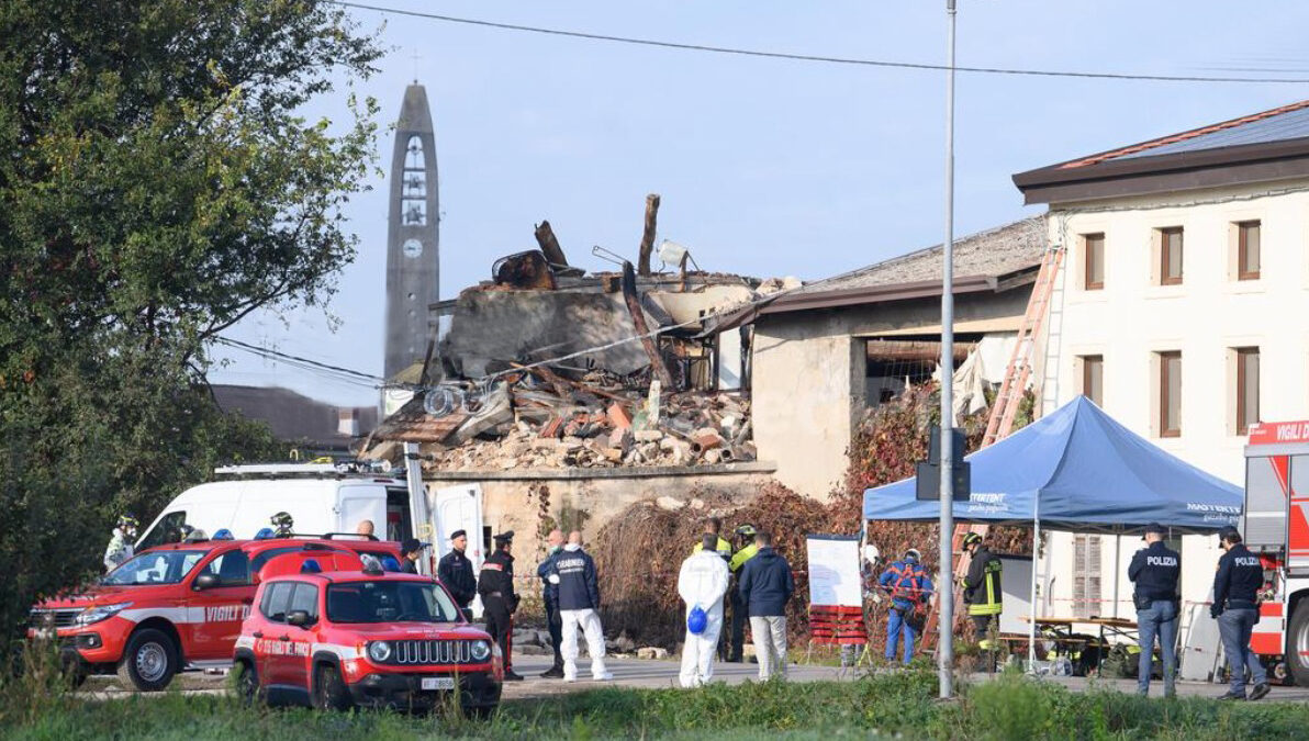 Italie - Trois carabiniers tués dans une explosion provoquée par des squatteurs lors d'une tentative d'expulsion. (AP/Claudio Furlan)