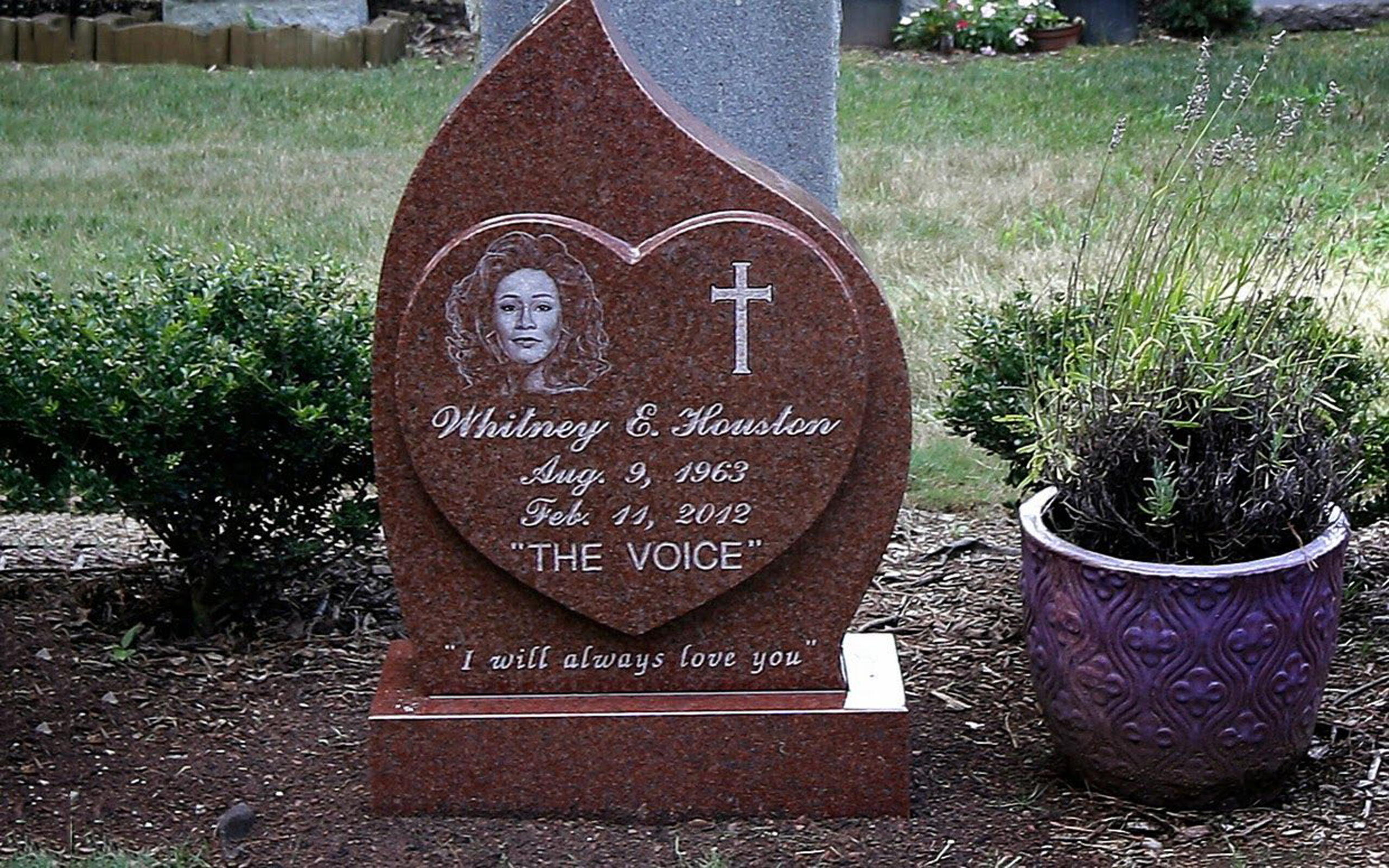 Whitney Houston 48 Ans