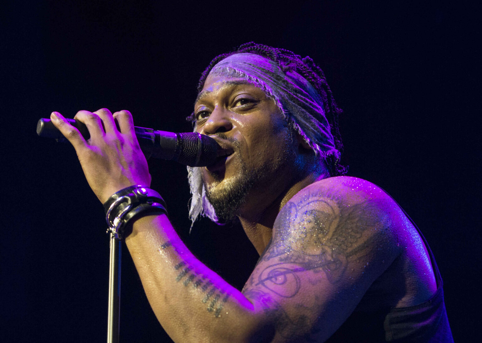 Mort du chanteur D'Angelo. Icône de la soul aux États-Unis, il a été emporté à 51 ans par un cancer du pancréas. (AP/Robb D. Cohen)