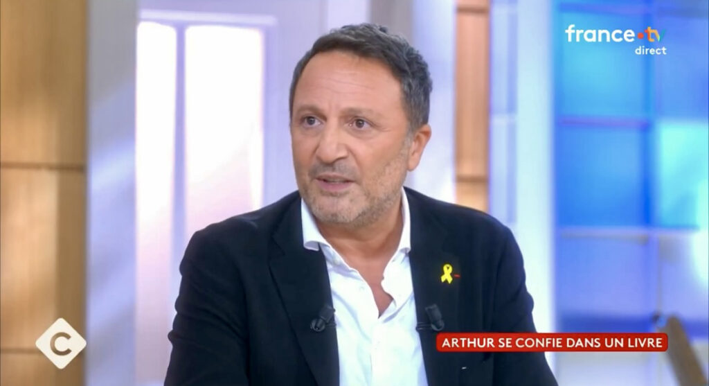 Arthur: «Meta a fermé mes comptes, j’étais à 1000 menaces de mort par minute. Je suis surveillé 24h/24.» (Capture d’écran France 5)