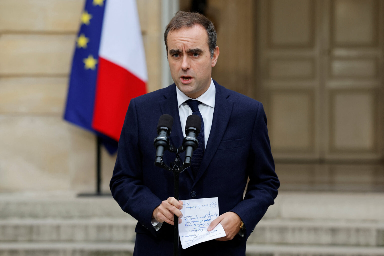 Sébastien Lecornu renommé Premier ministre: «Dans toute bonne farce, il y a des dindons». Les réactions atterrées de l’opposition. (AP/Stephanie Lecocq)