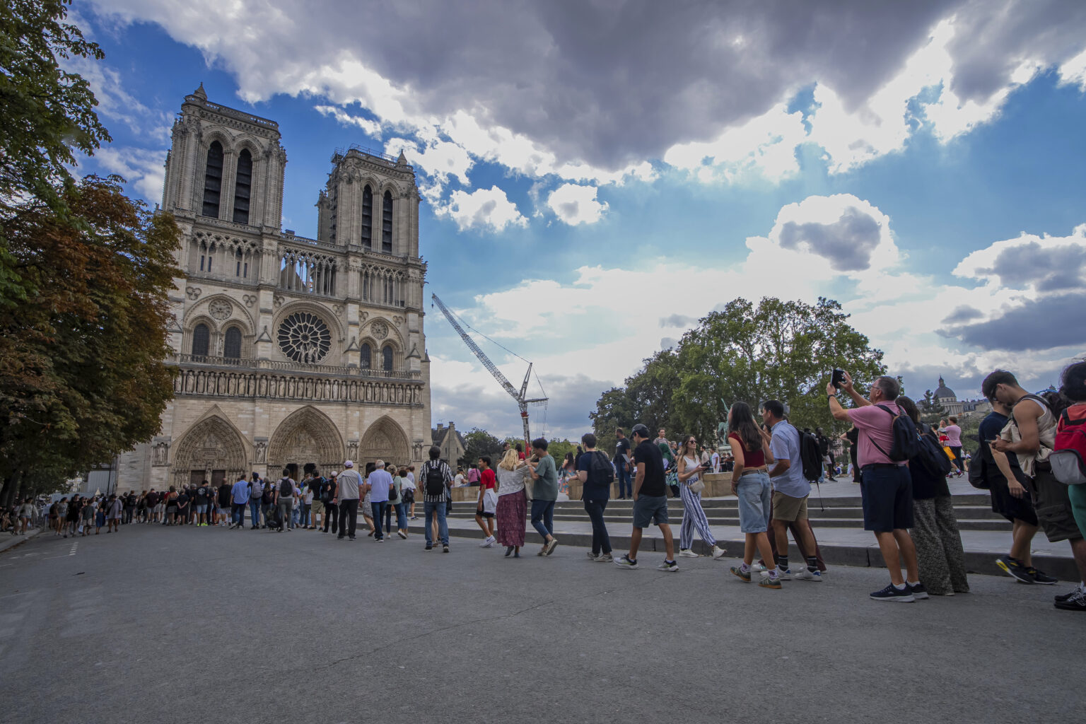 Alerte à la cathédrale Notre-Dame : une lettre anonyme évoque une menace d’attentat. (AP/Aurelien Morissard)