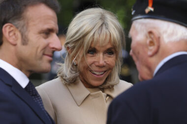 Brigitte Macron accusée d’être un homme: ouverture ce lundi d’un procès très attendu à Paris