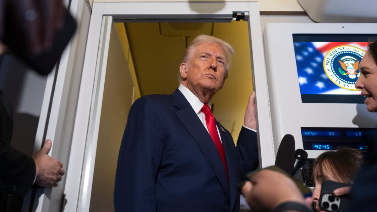 Trump soutient Cuomo et menace de couper les fonds fédéraux à New York si Mamdani gagne l’élection municipale(AP)