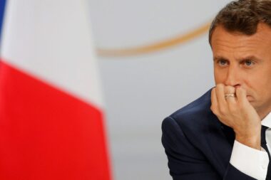 68 % des Français veulent une présidentielle anticipée : un sondage qui en dit long