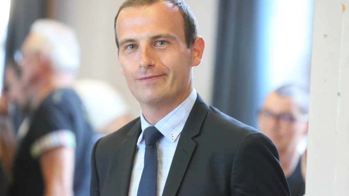 Fabien Di Filippo (LR) justifie son refus de censurer : « Voter la censure, c’est laisser Macron en place »