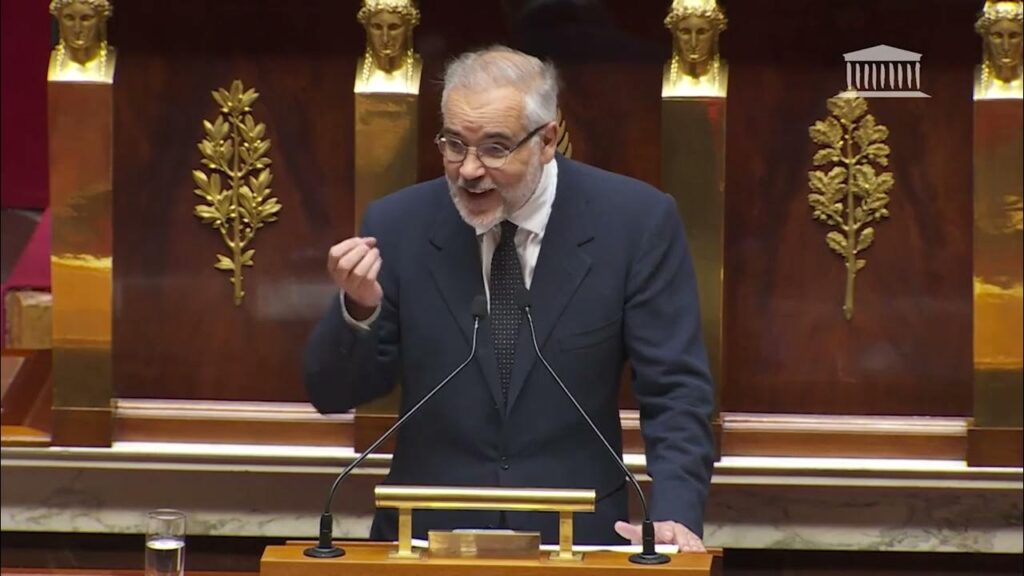 Guillaume Bigot signe la première victoire historique du RN à l’Assemblée nationale