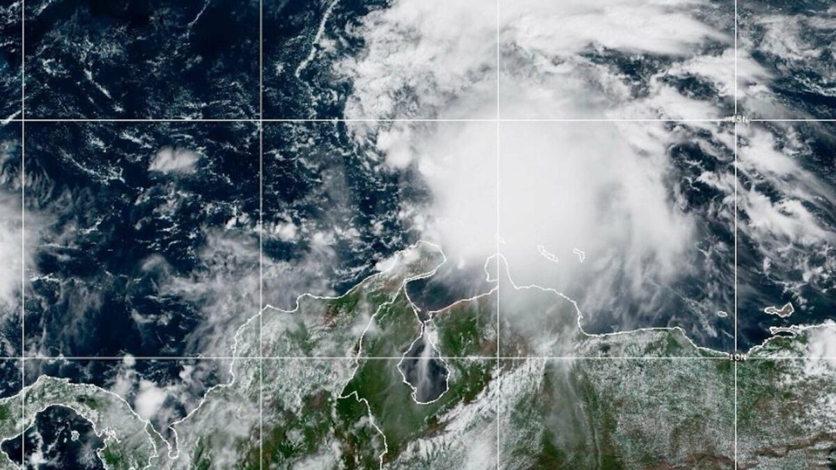 La tempête Melissa devient un ouragan majeur et menace la Jamaïque et Cuba