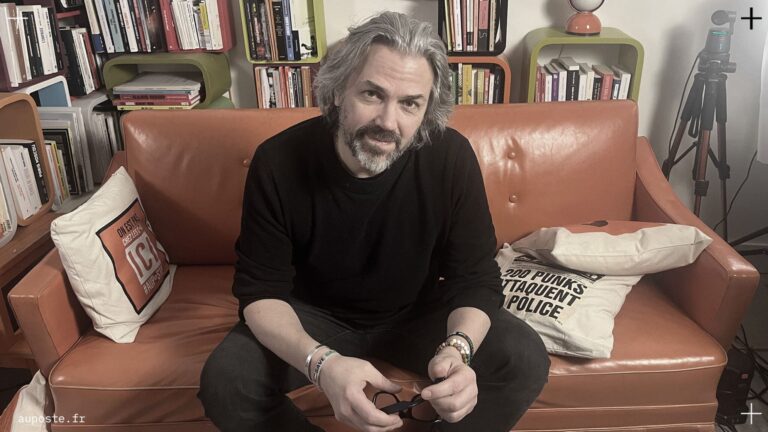 Aymeric Caron désavoue LFI : « Je n’étais pas favorable à la fermeture de C8 »