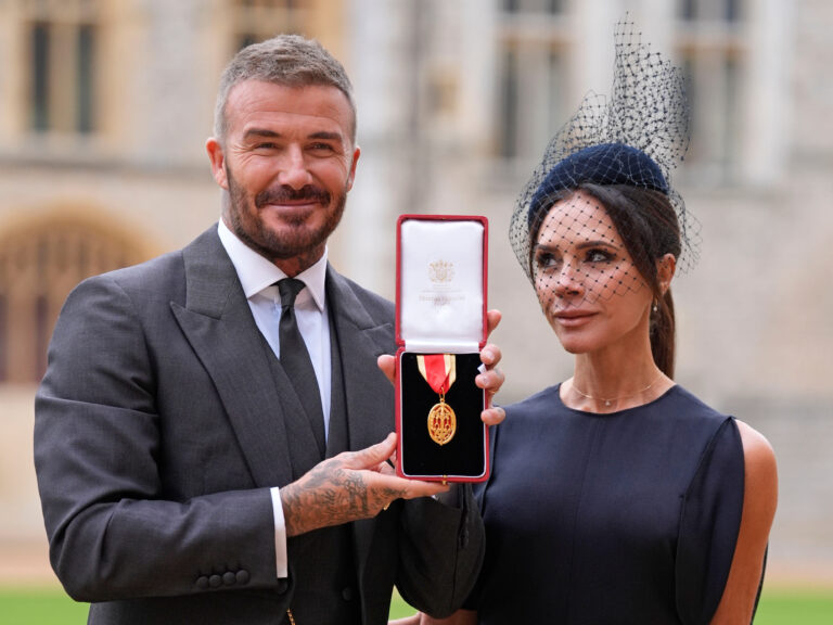 David Beckham fait chevalier : un moment historique à Windsor. (AP)