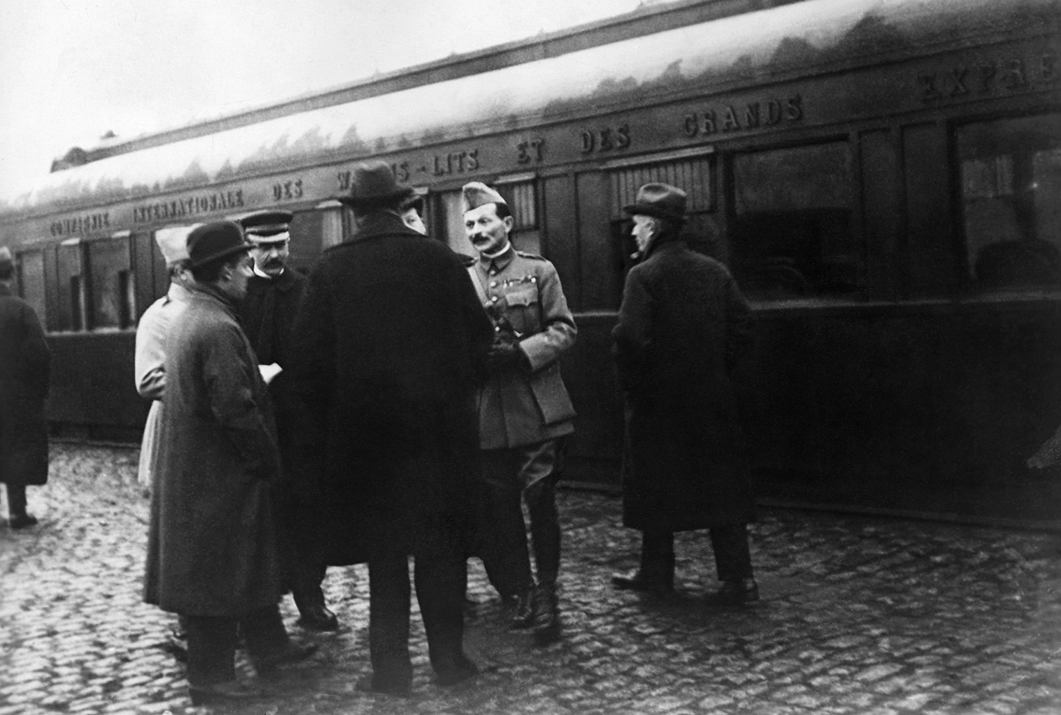 The German Delegation, Erzberger, Obendorff And Winterfeld, At Left, Talk To French General Weygand, Facing Camera At Right, As They Wait For The Start Of The Train To The Armistice Conference In Forest Of Compiegne, France, Nov. 11, 1918, Which Ended World War I. (Ap Photo) Ap Photo