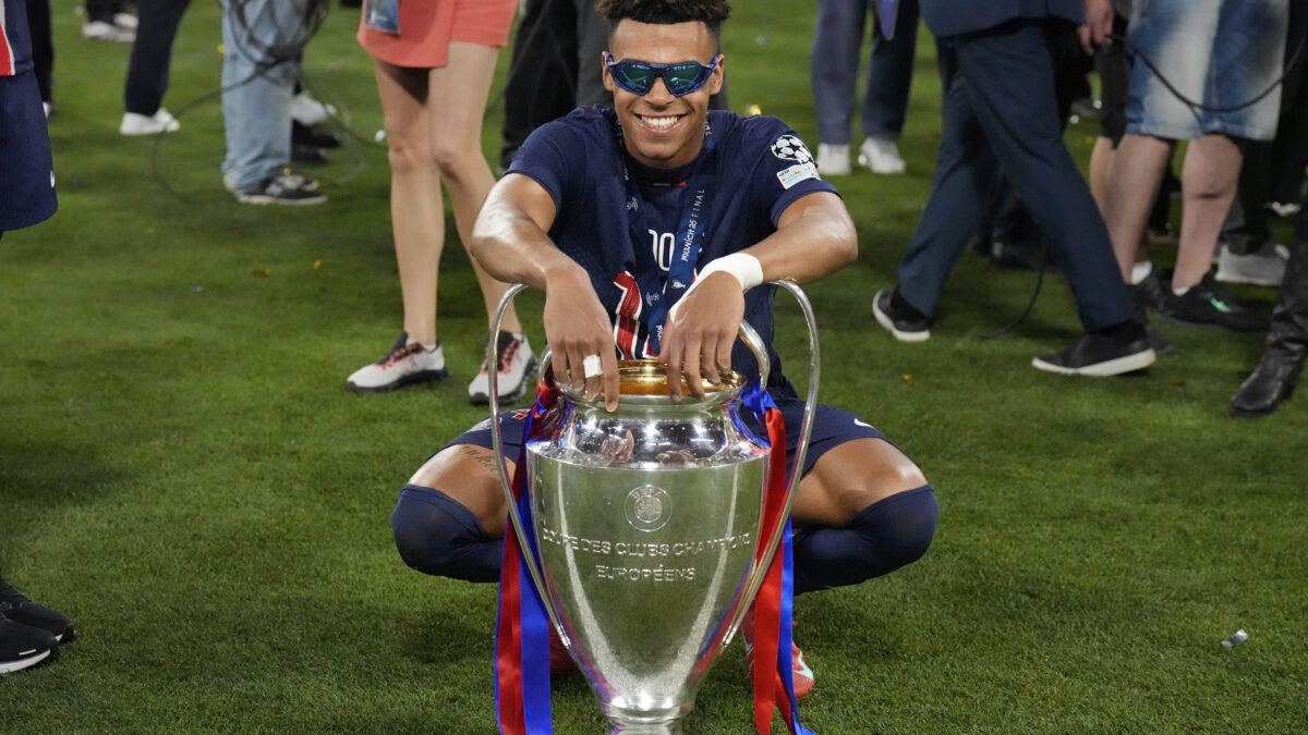 PSG - Désiré Doué sacré Golden Boy 2025. Luis Campos et Nasser Al-Khelaïfi élus respectivement meilleur dirigeant et meilleur président. (AP)