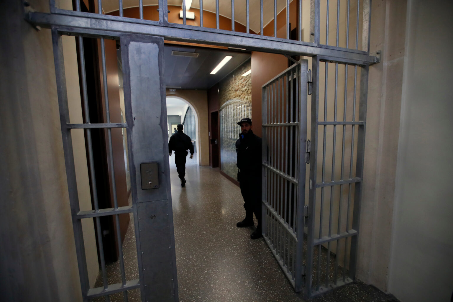 Prisons - Nouvelle hausse de la population carcérale en France. Découvrez le nombre de détenus. (AP)