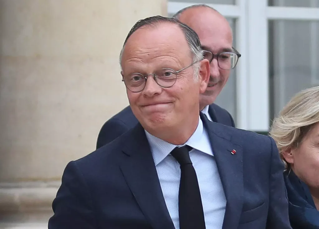 Edouard Philippe se défend : « Je n’ai pas fragilisé les institutions »