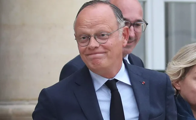 Edouard Philippe se défend : « Je n’ai pas fragilisé les institutions »