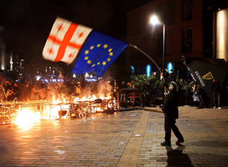 « À cinq minutes d’une dictature à parti unique » - la dérive autoritaire de la Géorgie alarme l’Europe