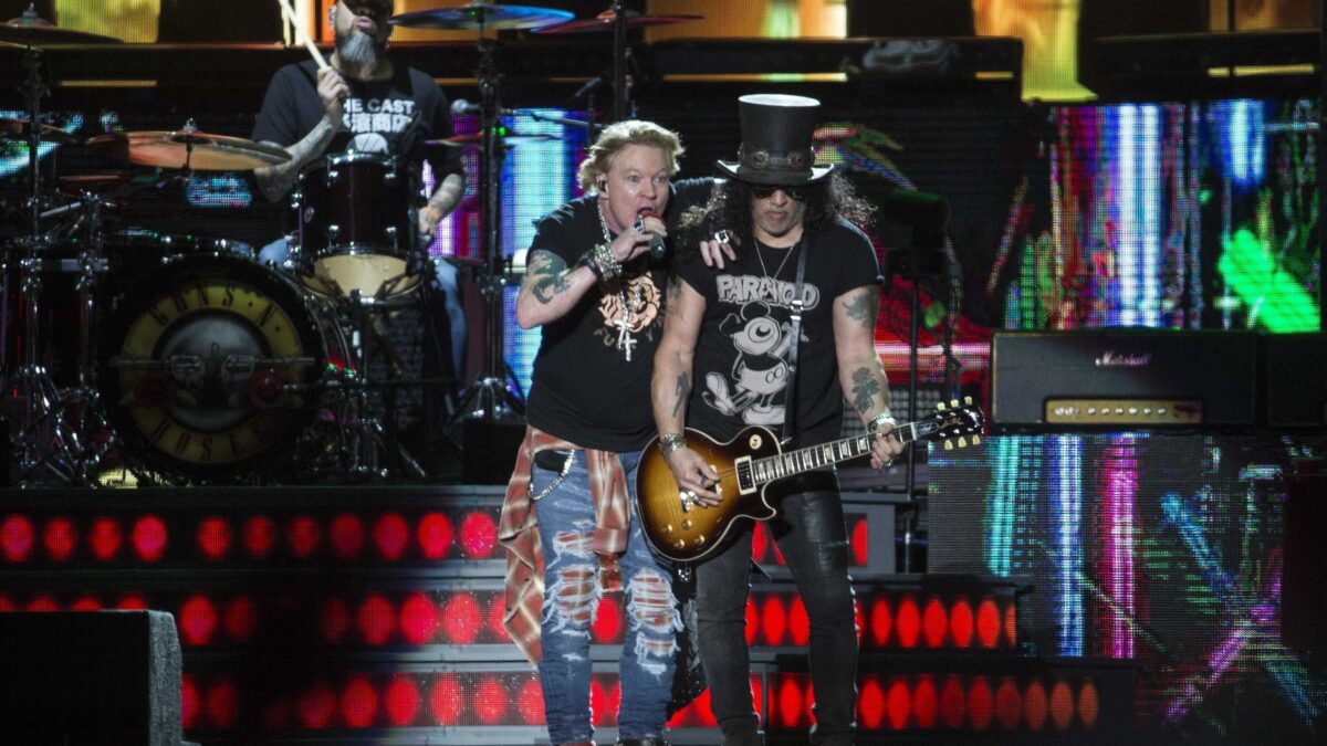 Guns N’Roses annonce son retour en France avec deux concerts à Paris les 1er et 3 juillet 2026. (AP)