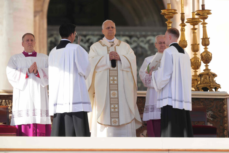 Le pape Léon XIV élève le cardinal Newman au rang de docteur de l’Église et fait de l’éducation catholique une priorité (AP Photo/Andrew Medichini)