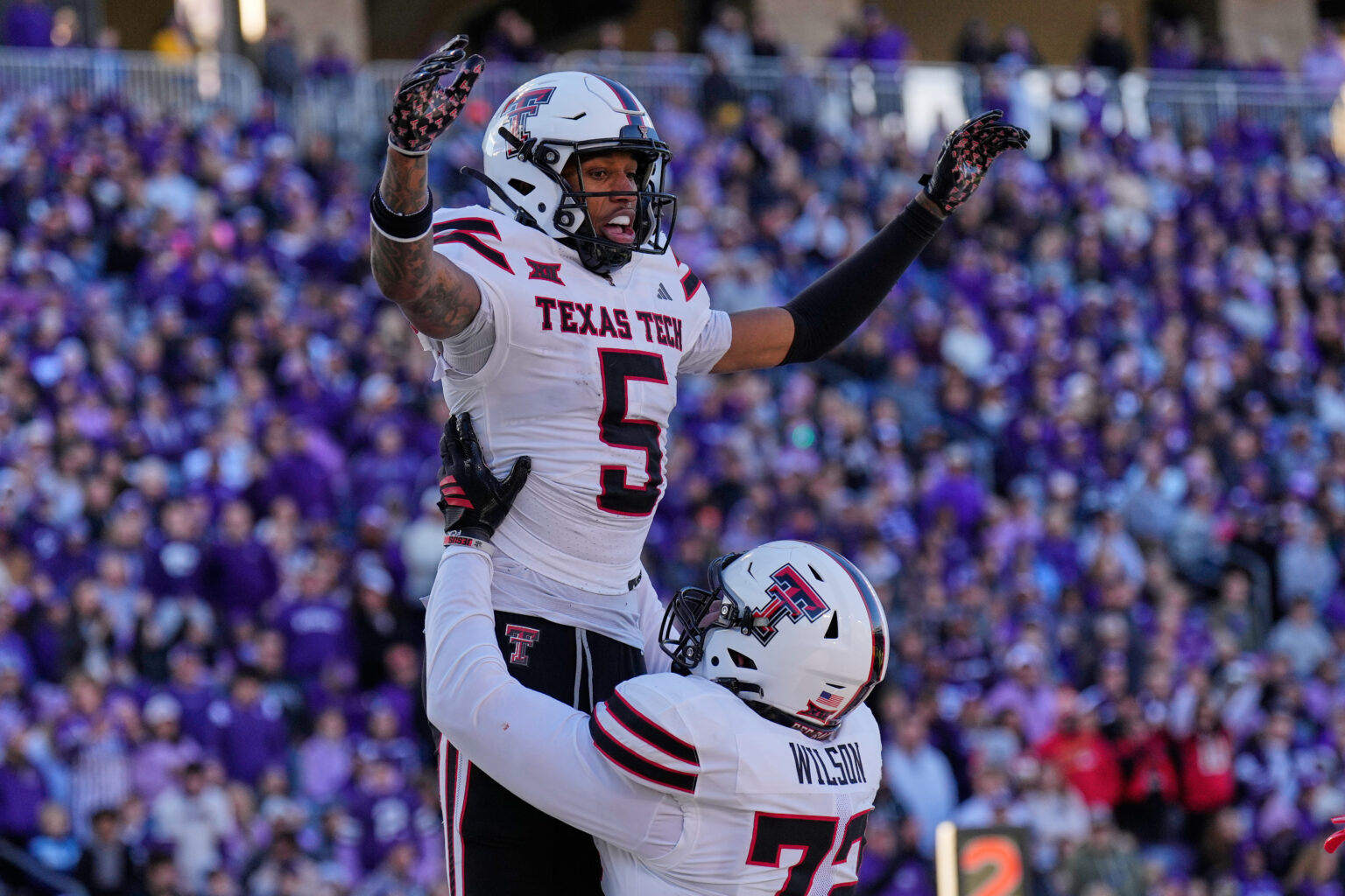 Le Big 12 place deux équipes dans le top 10 pour la première fois en deux ans (AP Photo/Charlie Riedel)