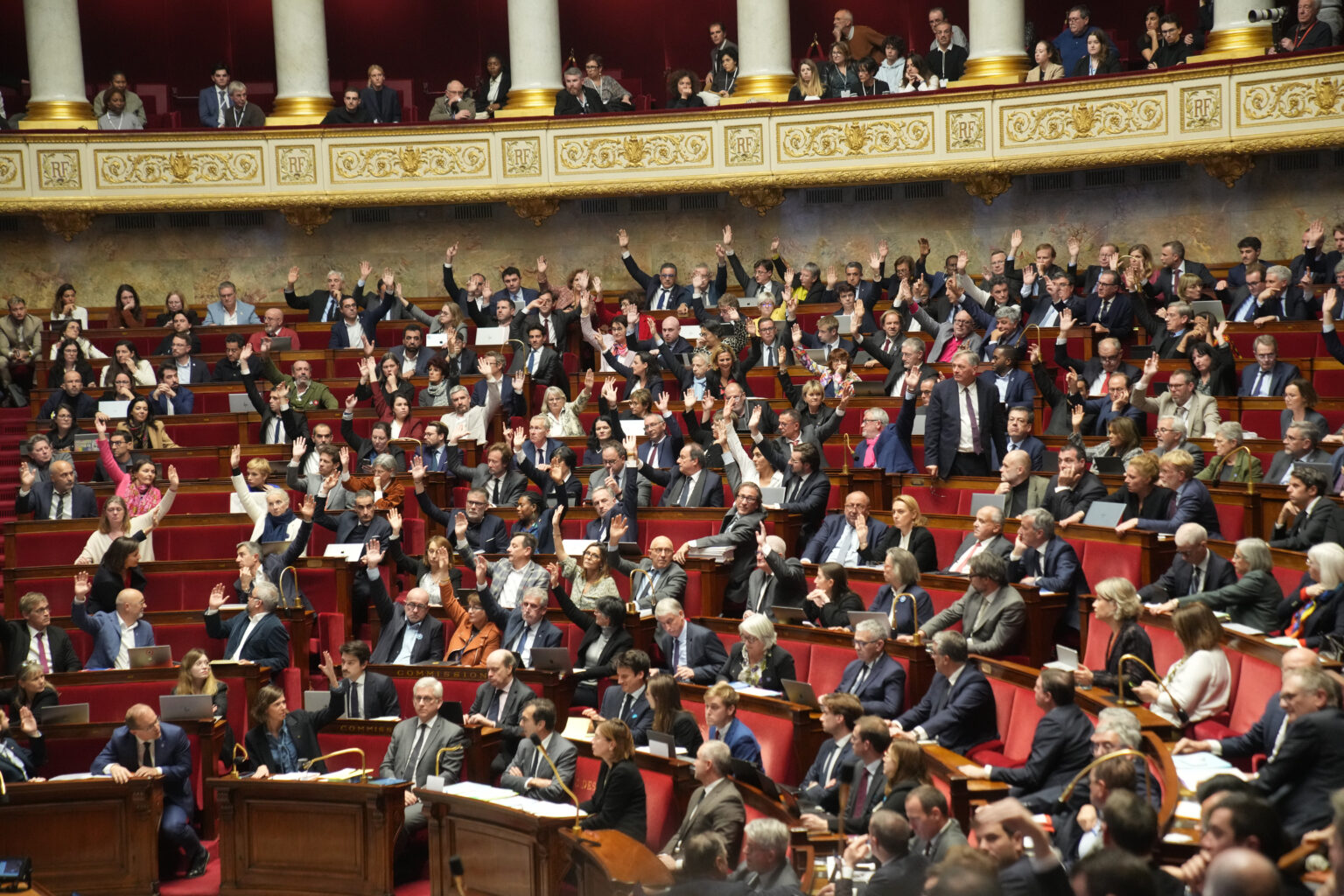 L'Assemblée nationale vote la suspension de la réforme des retraites. (AP)