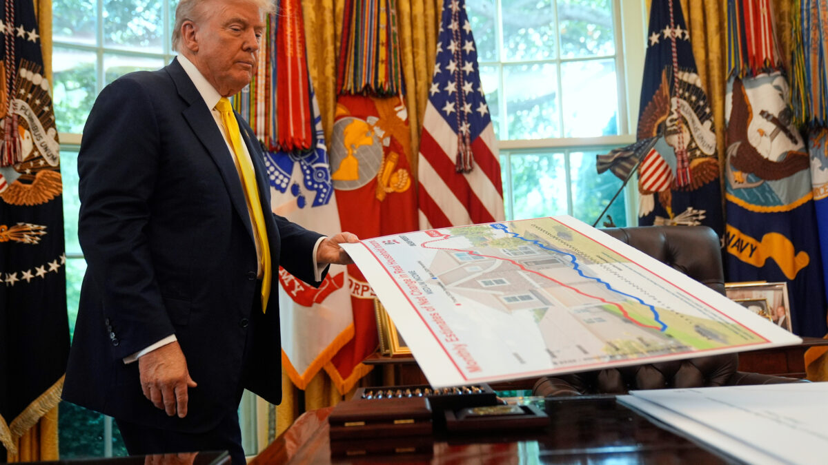 Trump coincé sur l’inflation malgré ses promesses de choc immédiat (AP Photo/Mark Schiefelbein, File)