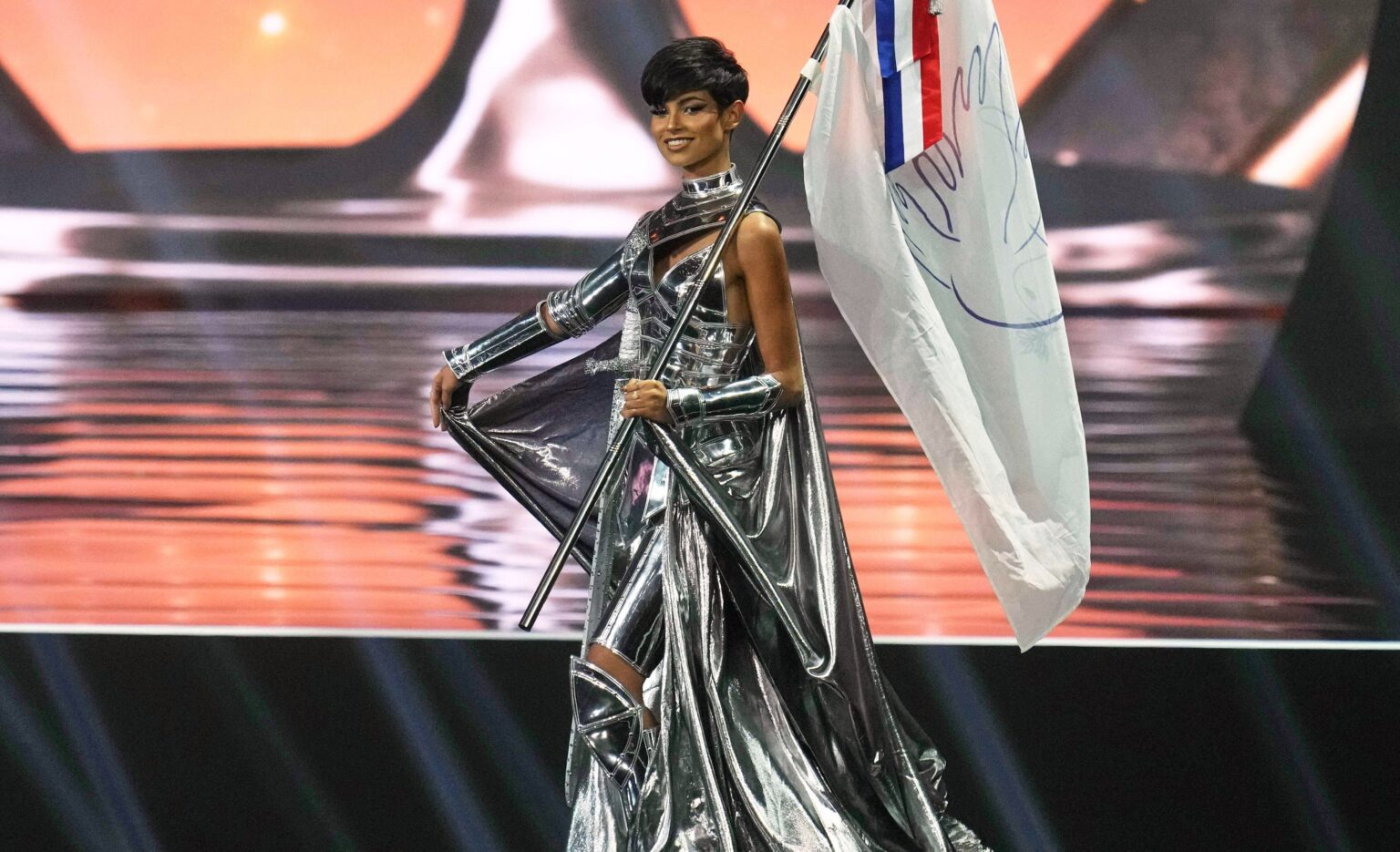 La société Miss France menace de quitter Miss Univers après une édition chaotique et un concours truqué. (AP)