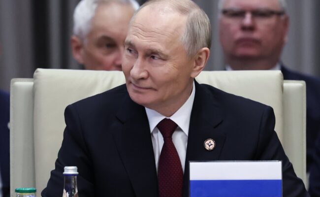 Vladimir Poutine: "La Russie ne va pas attaquer l'Europe! C'est ridicule."