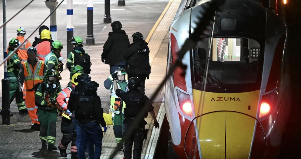 Au moins dix blessés, dont neuf entre la vie et la mort dans l'attaque au couteau dans un train à Londres