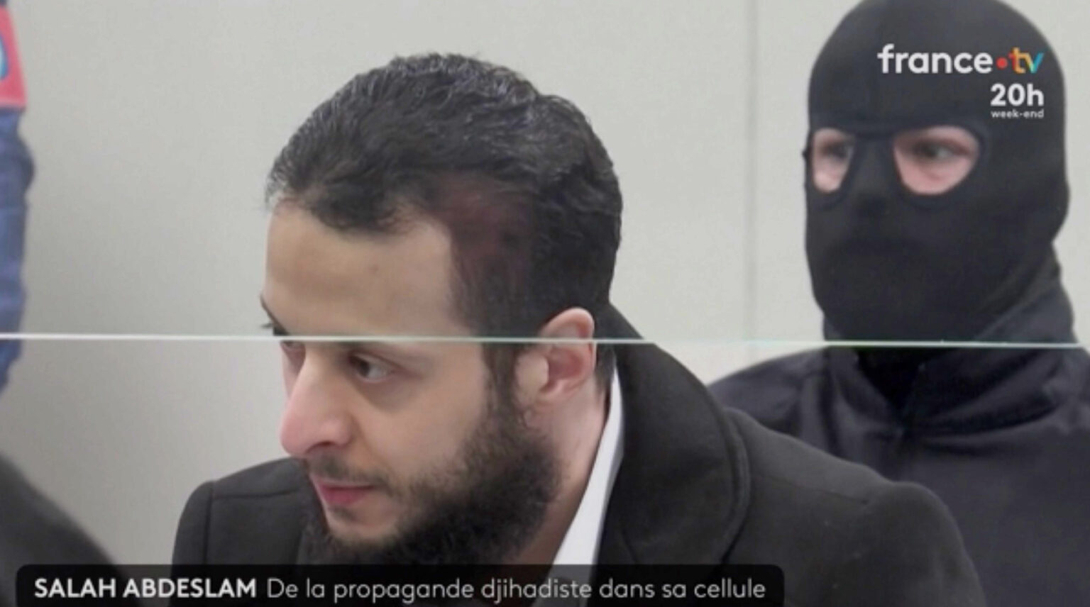 Salah Abdeslam : sa clé USB retrouvée en prison pourrait être liée à un projet d'attentat imminent. (Capture d'écran France Télévisions)