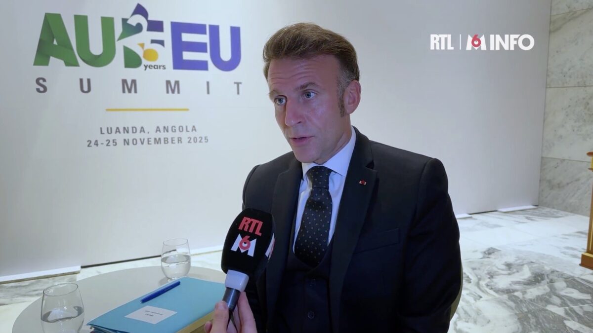 En interview sur RTL ce matin, Emmanuel Macron exclut une paix "capitulative" pour l’Ukraine. (RTL)