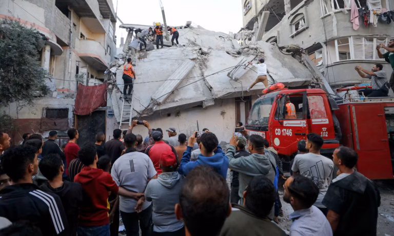 Des frappes aériennes israéliennes font au moins 20 morts à Gaza, selon des sources médicales