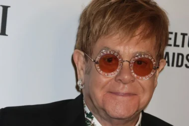 Elton John presque aveugle : le chanteur se bat pour retrouver la vue
