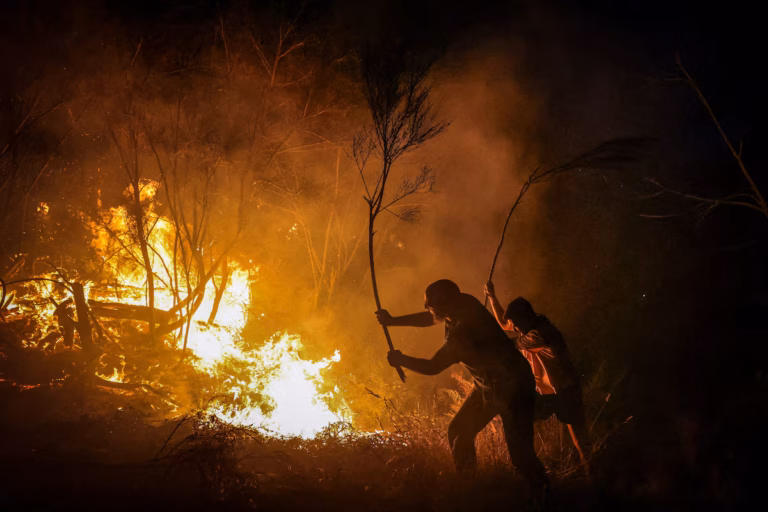 En Galice et au Portugal, les villages peinent à se remettre des incendies de forêt historiques (AP)
