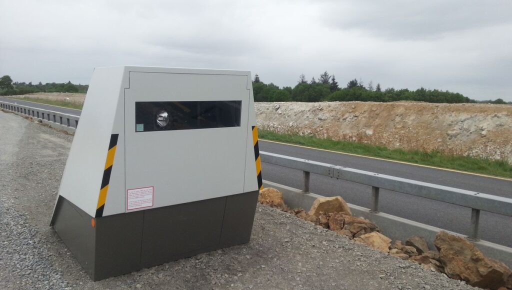 Finistère - un agriculteur percute un radar de chantier sous les yeux des gendarmes
