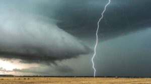 Averses orageuses au sud-est, pluie à l’ouest : un temps contrasté sur le pays