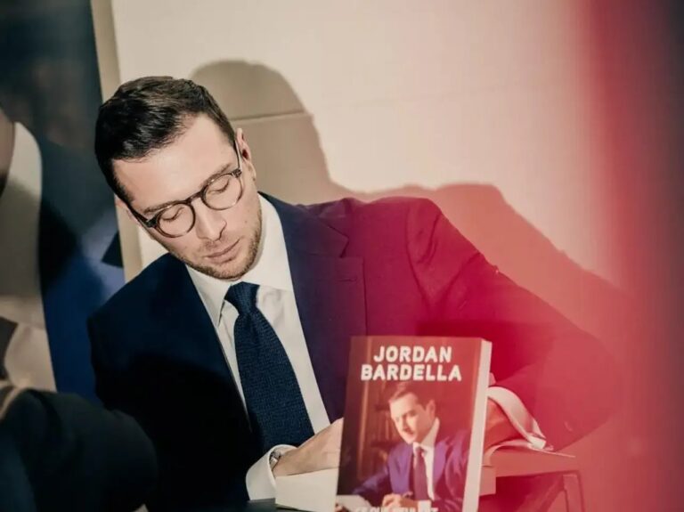 Jordan Bardella victime d’une agression lors d’une séance de dédicaces à Moissac