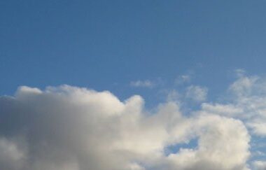 Un dimanche sous la pluie au sud, éclaircies au nord : les contrastes météo se renforcent