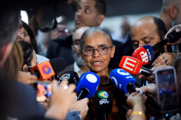 Icône des COP, la ministre brésilienne de l’Environnement Marina Silva se heurte à des vents politiques contraires à Brasília (AP)