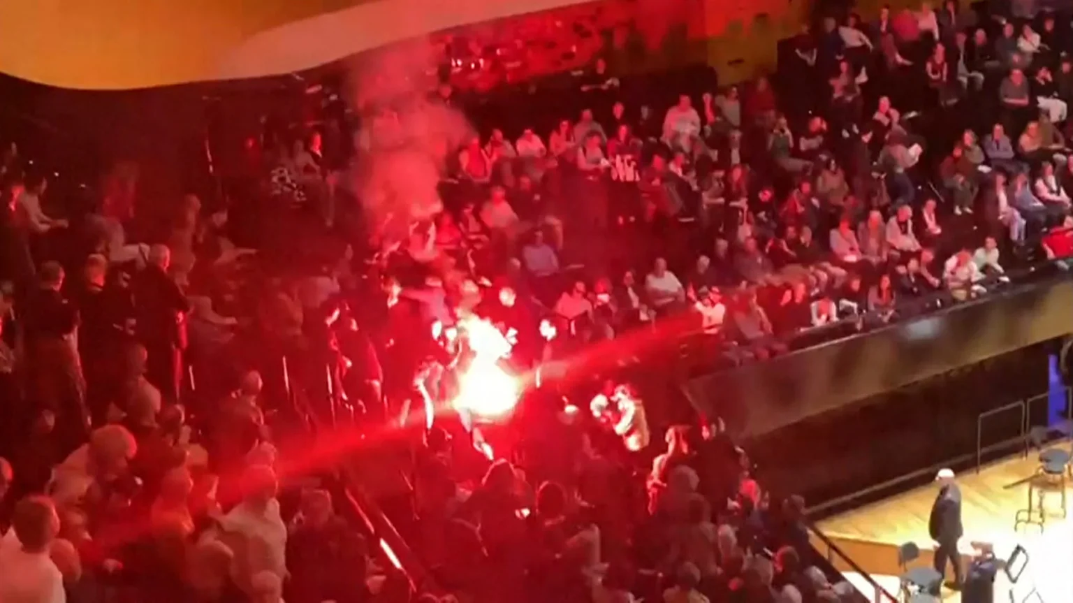 Incidents à la Philharmonie de Paris - les prévenus portent plainte à leur tour