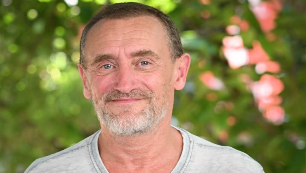 Jean-Paul Rouve, le miraculé : « C'est la mère ou l'enfant » - comment une sage-femme lui a sauvé la vie à la naissance