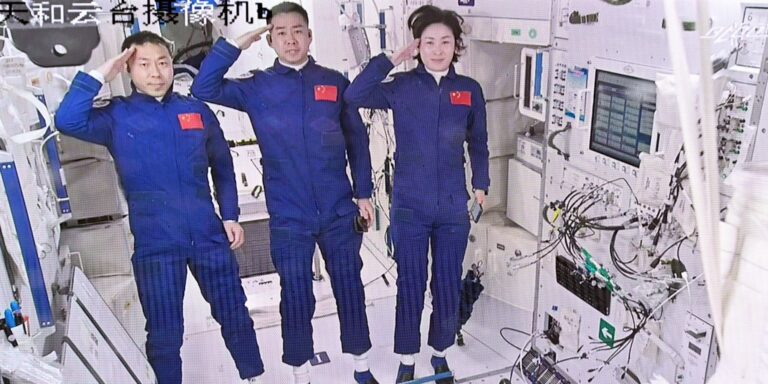 La Chine accélère la mission Shenzhou-22 après les dommages subis par un vaisseau amarré à Tiangong