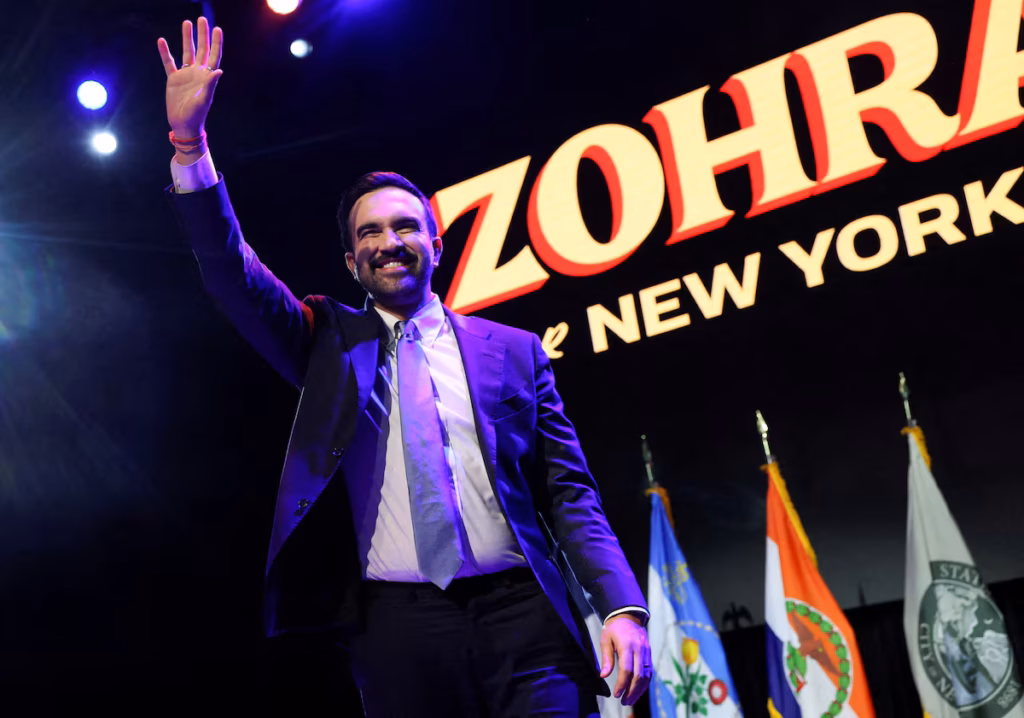 La victoire de Zohran Mamdani à New York creuse les divisions au sein de la communauté juive démocrate (AP)