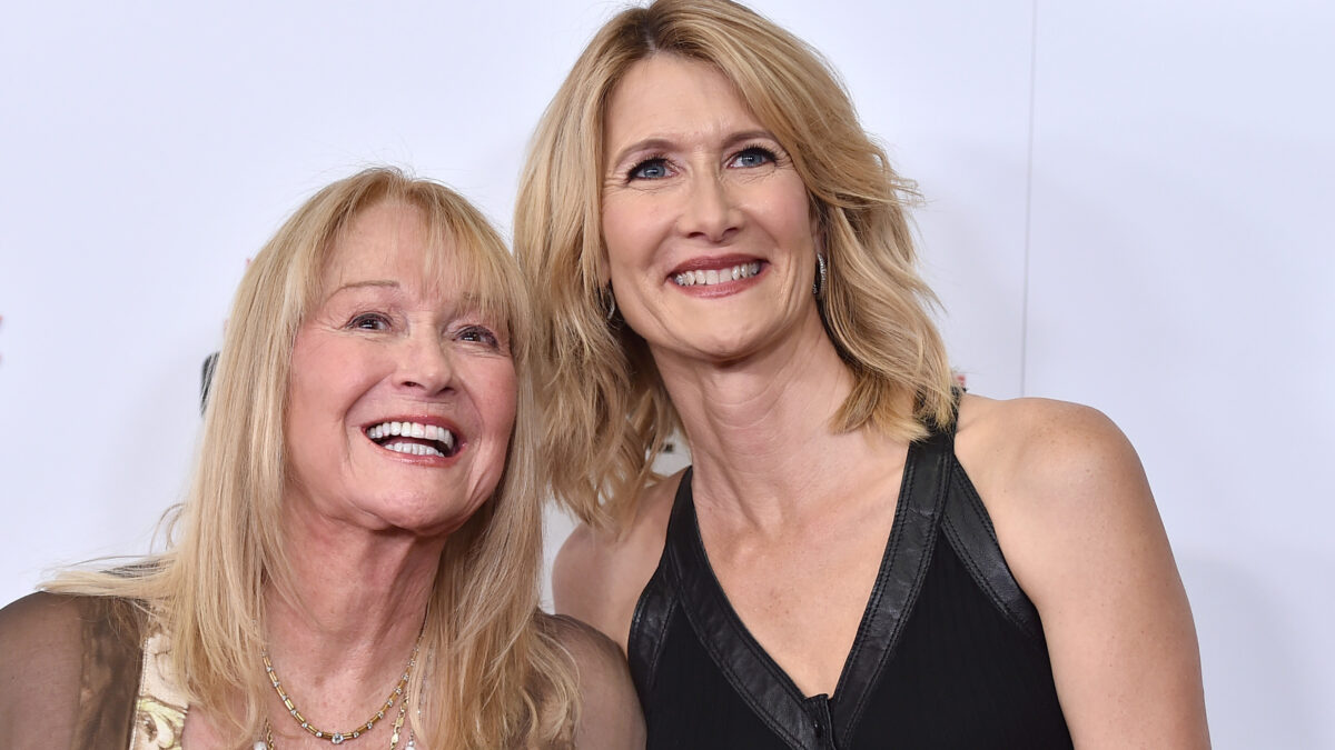 Laura Dern en deuil : l'hommage déchirant à sa mère, la légende du cinéma Diane Ladd