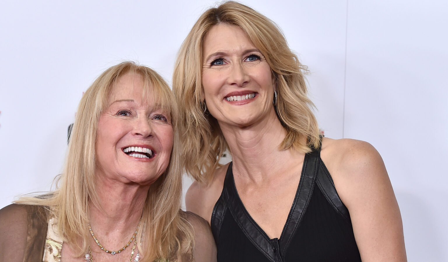 Laura Dern en deuil : l'hommage déchirant à sa mère, la légende du cinéma Diane Ladd
