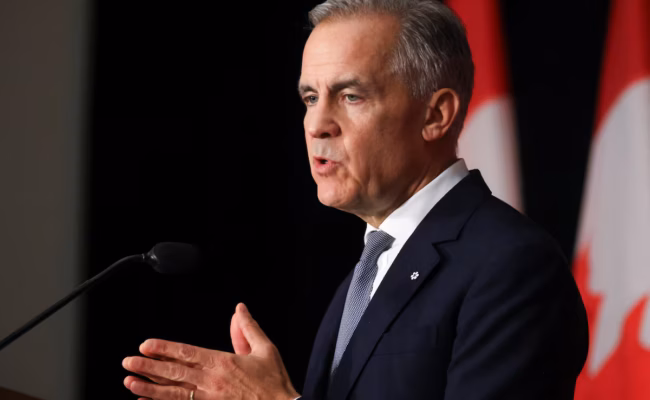 Le Premier ministre canadien Mark Carney joue son avenir politique sur un vote crucial du budget (AP)