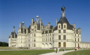 Le château de Chambord menacé, l’État met en place un dispositif fiscal d’urgence