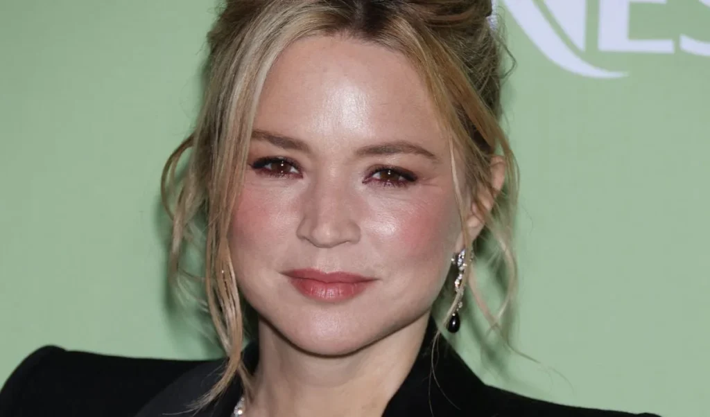 Virginie Efira : son bonheur d'être maman à 46 ans et sa pause cinéma pour « rencontrer quelqu'un de nouveau »