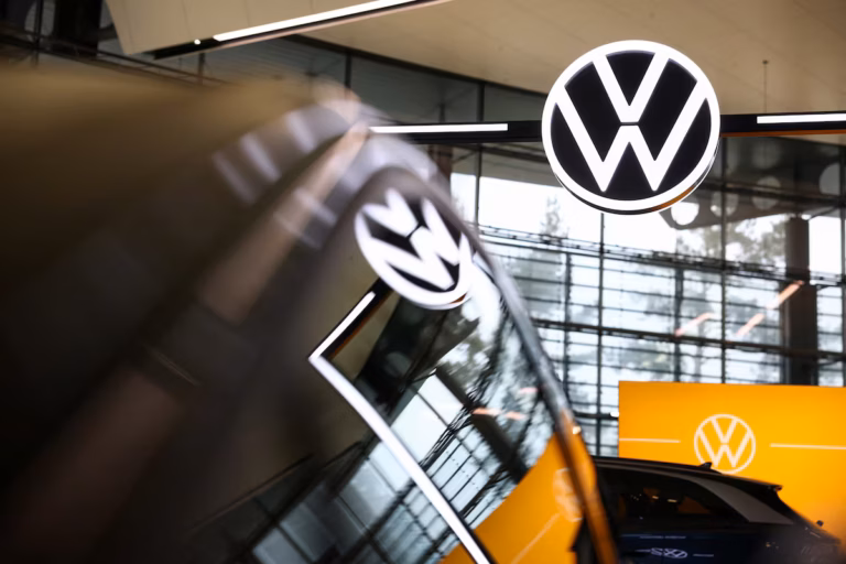 Volkswagen confirme la reprise des livraisons de puces Nexperia après un accord sino-américain